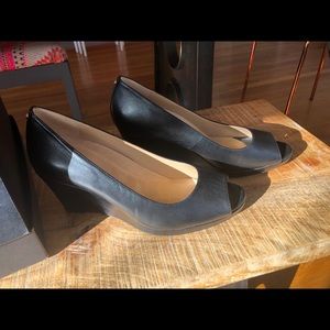 Naturalizer 9.5 Black Wedge NWT